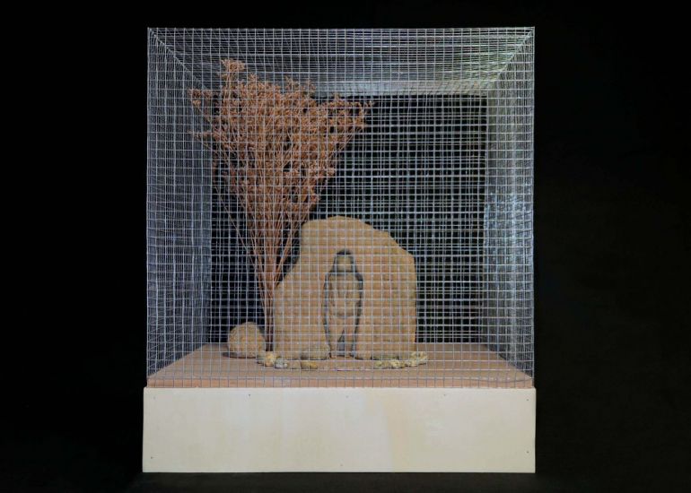 Archetipi - Andrea Branzi, Archetipi n. 9, 2019, DAS, legno e rete metallica, 56 x 51 h 64 cm ph. Daniele Macchi