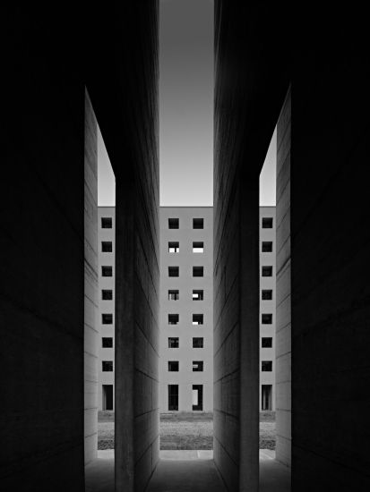 Monumental Memento - Santi Caleca, Aldo Rossi, Cimitero San Cataldo, Modena, 1989