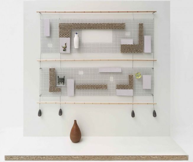 Andrea Branzi - Andrea Branzi, ''Arazzo metallico 03_Maquette'', 2017, legno, rete metallica, corda e DAS, cm. 64x70x17