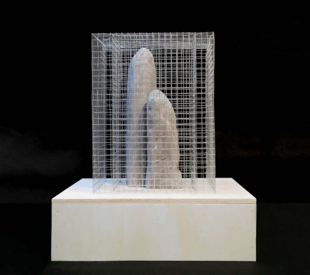 Archetipi - Andrea Branzi, Archetipi n. 4, 2019, DAS, legno e rete metallica, 40 x 40 h 46 cm ph. Daniele Macchi