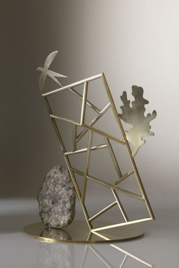 Barricades - Mario Trimarchi, Per catturare il vento. ottone e pietra, 30 x 25 x h 39 cm - ph Santi Caleca