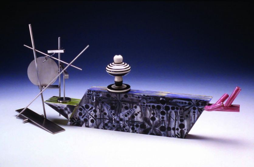 Opere Recenti - SOLAR APEX, ceramica e metallo, 2004	