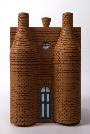 Interno/Esterno - “Interno / esterno. Bottiglie” 1977/2013
casetta in ceramica
realizzata da S. Da Boit
